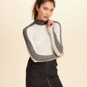 Hollister Turtleneck
